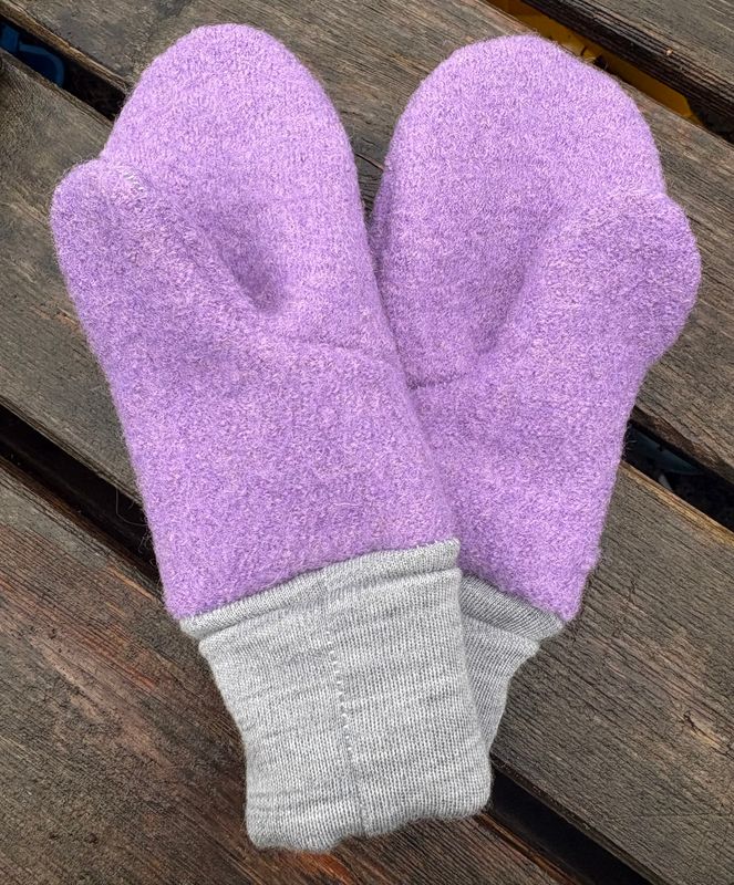 Votter 100% ull 4-9 år Farge  Lavendel 💜 